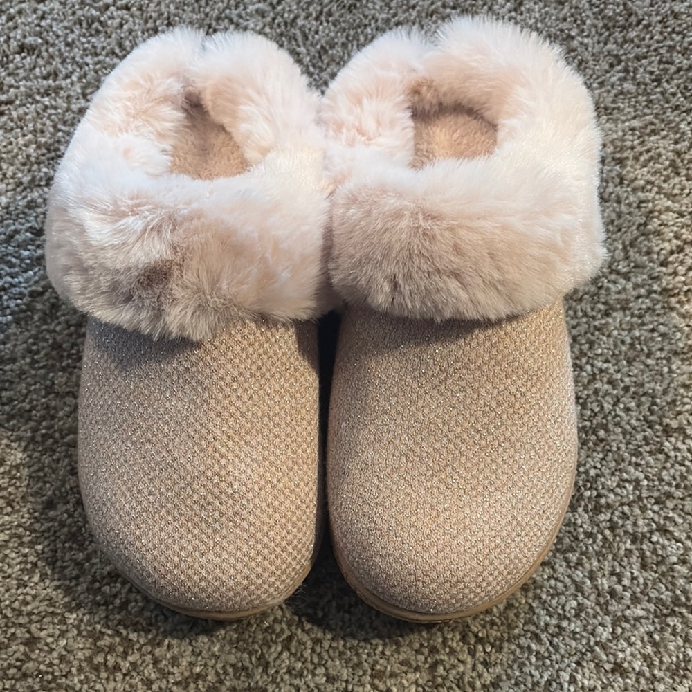 Cozy Pink Faux Fur Slippers